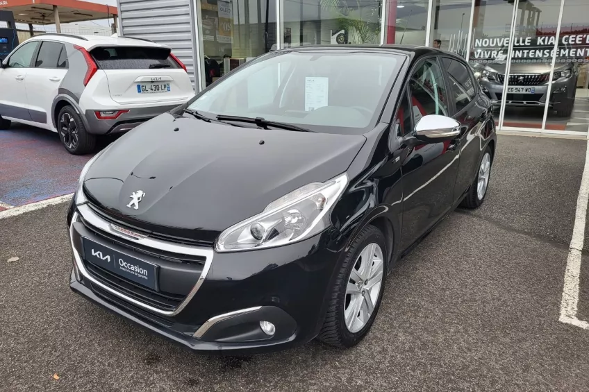 Peugeot 208 1.2 STYLE 5P + ATT