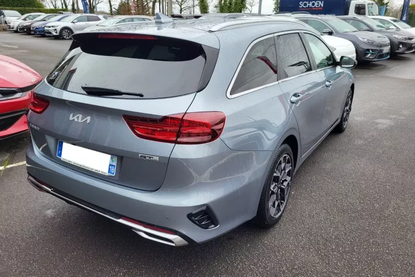 Kia Ceed SW 1.6 CRDI MHEV 136 GTLINE